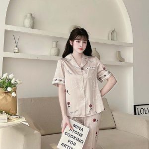 Bộ pijama dài màu be chữ newpost