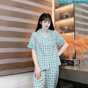 Bộ dài cộc xanh phối chữ C trắng