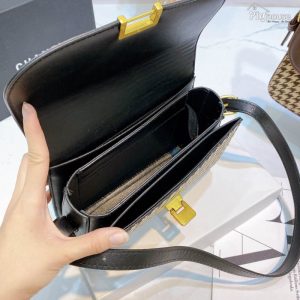 Túi đeo chéo họa tiết cánh én