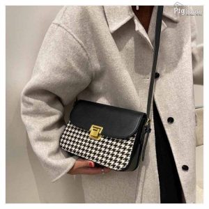 Túi đeo chéo họa tiết cánh én