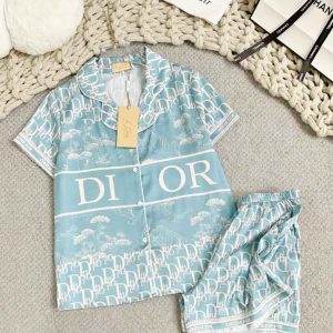 Bộ pijama đùi LP chữ dior