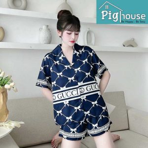 Bộ pijama đùi họa tiết nơ chữ Gucci