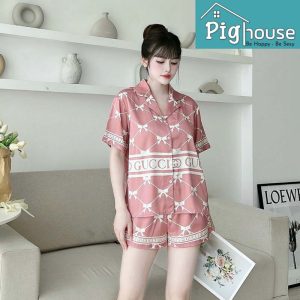 Bộ pijama đùi họa tiết nơ chữ Gucci