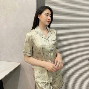 Bộ pijama đùi chữ bloom gardens