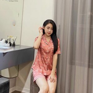 Bộ pijama đùi chữ bloom gardens