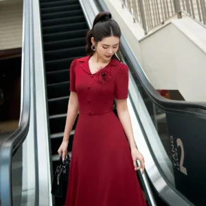 Vay-dam-cong-so-co-vest-dang-dai