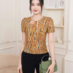 Sơ mi lụa tuyết màu da đính hoa