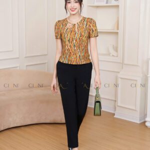 Sơ mi lụa tuyết màu da đính hoa