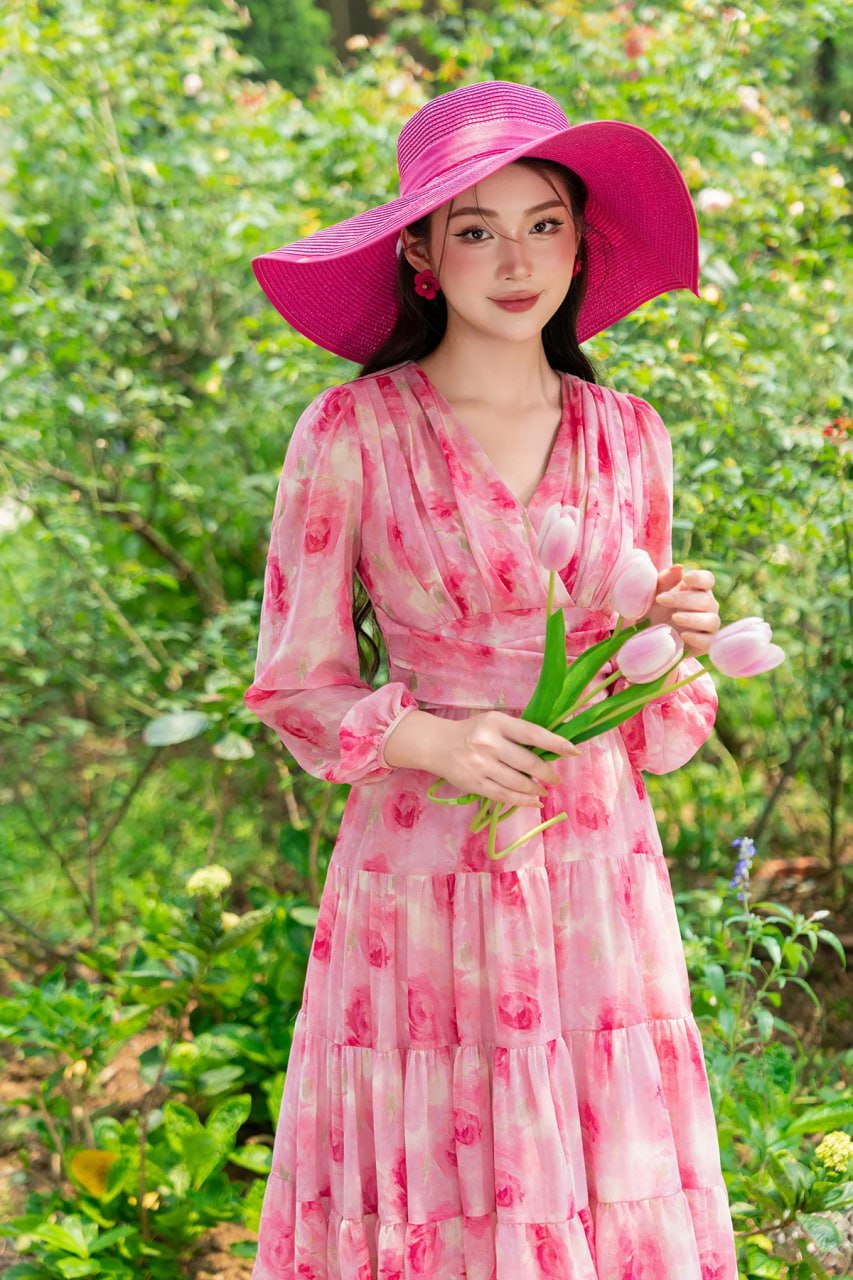 Váy maxi hoa hồng cổ tim Luperi