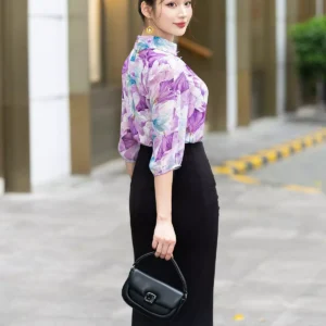 Ao so mi co cach dieu tay lo hoa tiet