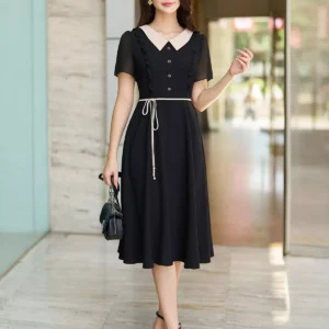 Đầm liền cổ bẻ phối màu thanh lịch