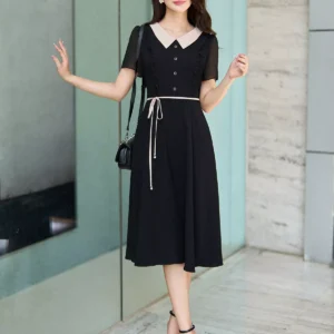 Đầm liền cổ bẻ phối màu thanh lịch