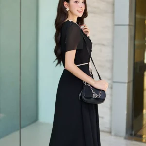 Đầm liền cổ bẻ phối màu thanh lịch