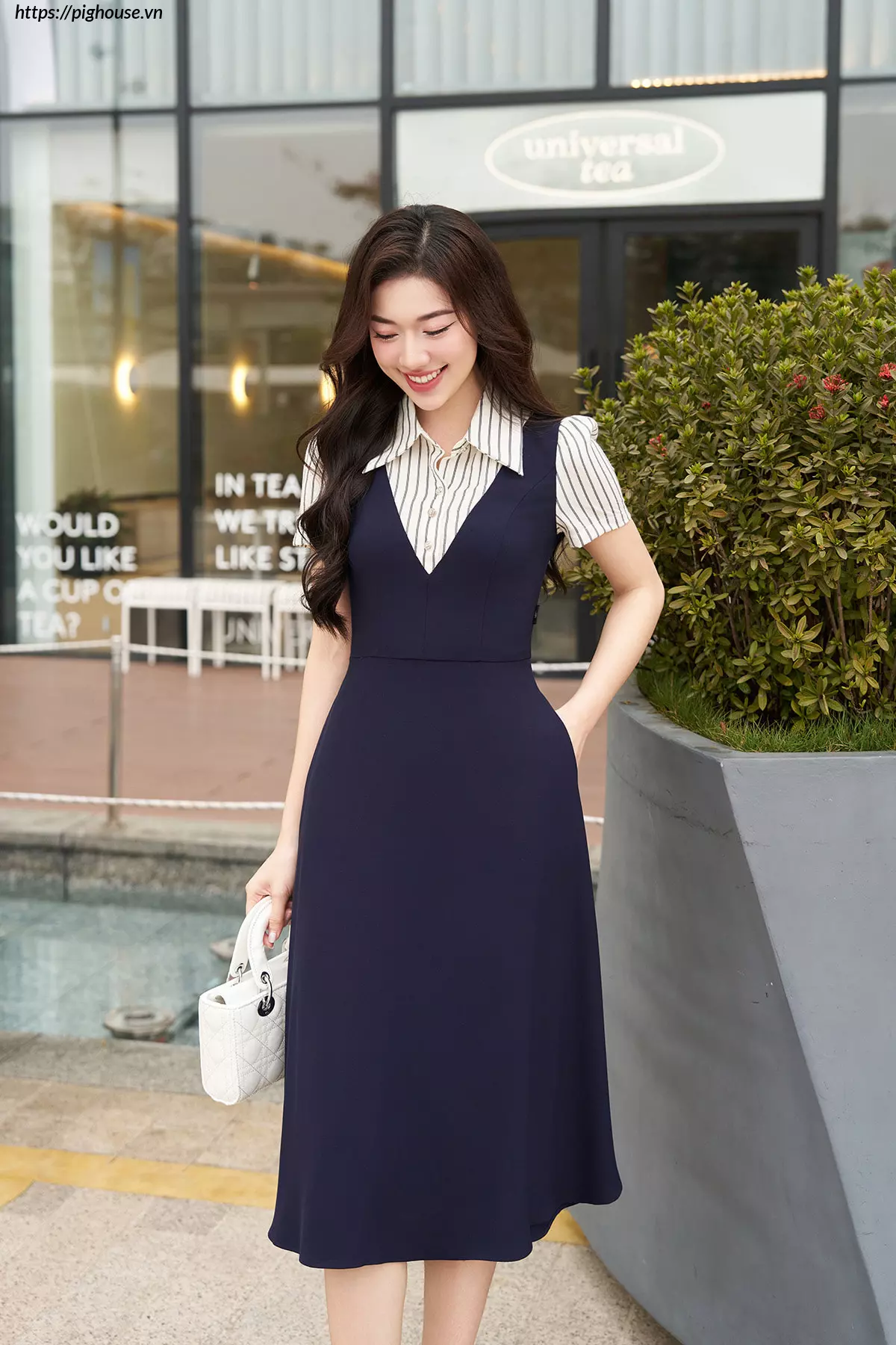 Đầm dáng dài cổ phối kẻ Luperi