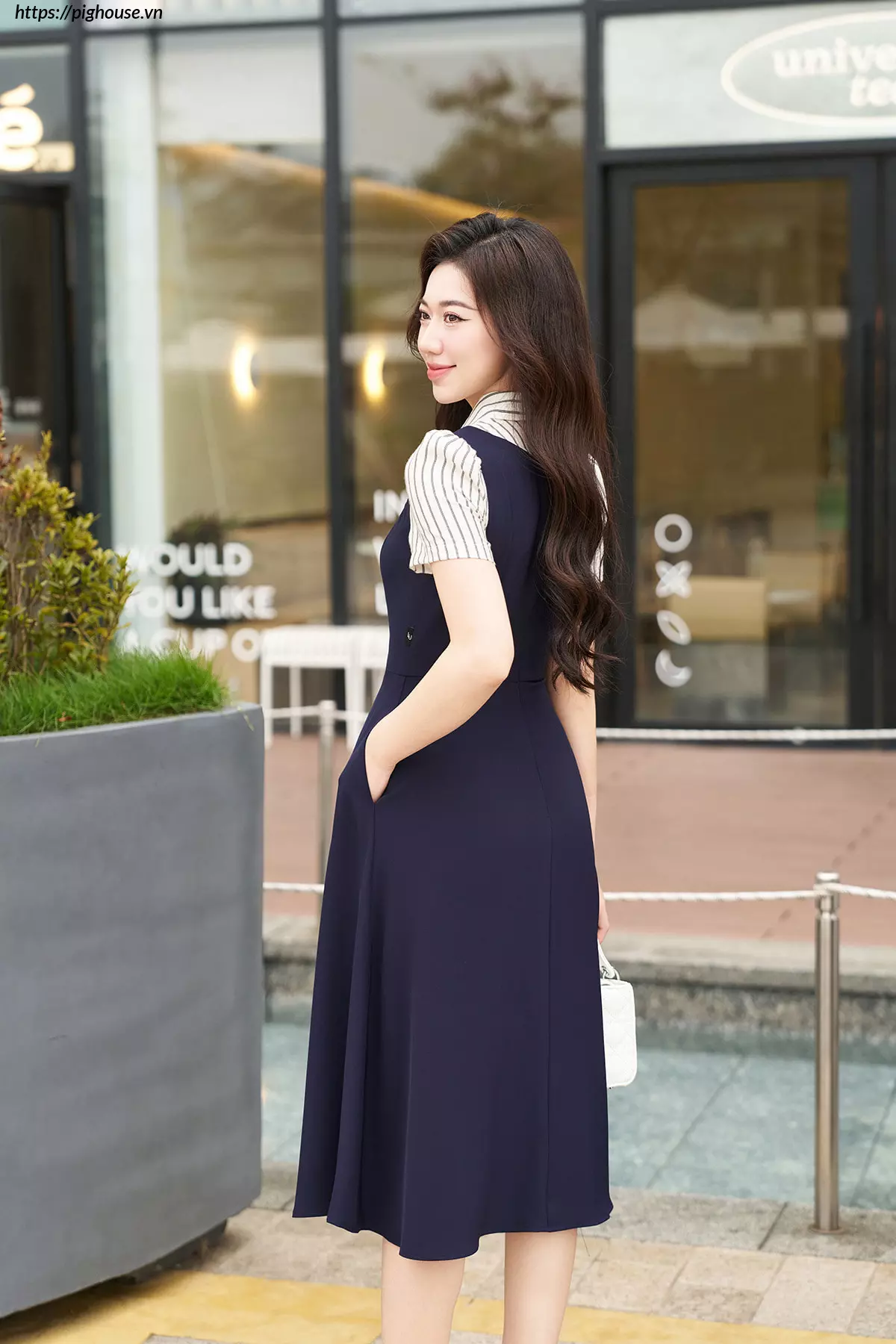 Đầm dáng dài cổ phối kẻ Luperi