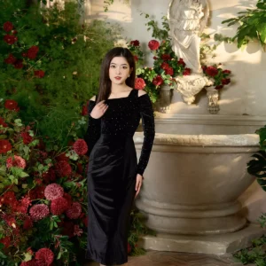 Đầm nhung trễ vai LUPERI sang trọng