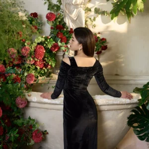 Đầm nhung trễ vai LUPERI sang trọng