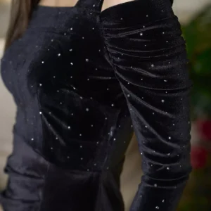 Đầm nhung trễ vai LUPERI sang trọng