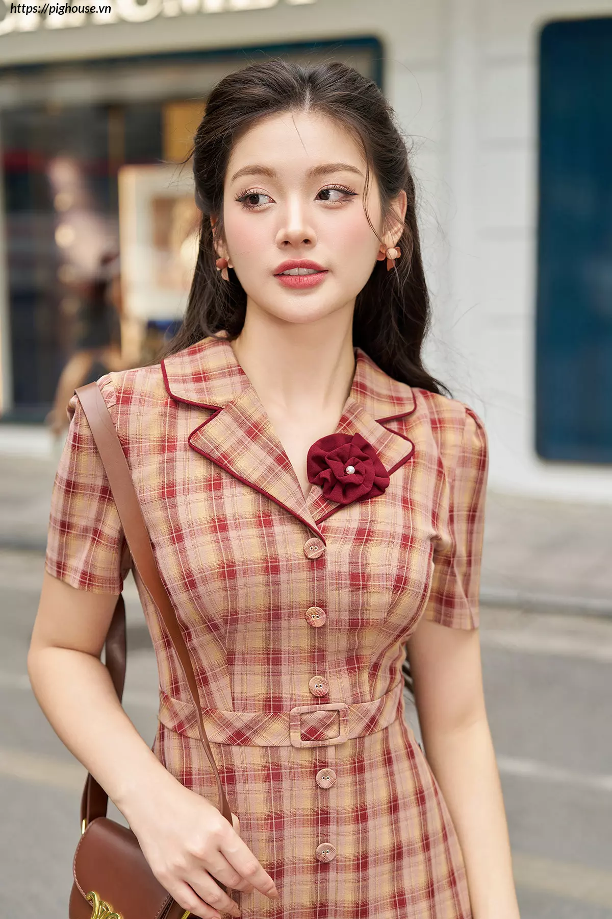 Đầm công sở LFV3341 dáng ôm A cổ vest hoa