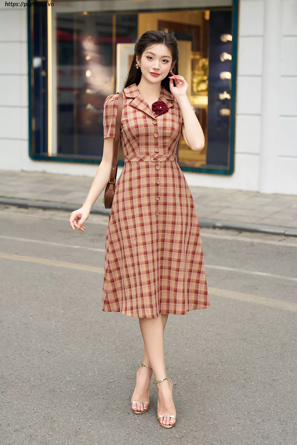 Đầm công sở LFV3341 dáng ôm A cổ vest hoa