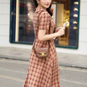 Đầm công sở LFV3341 dáng ôm A cổ vest hoa