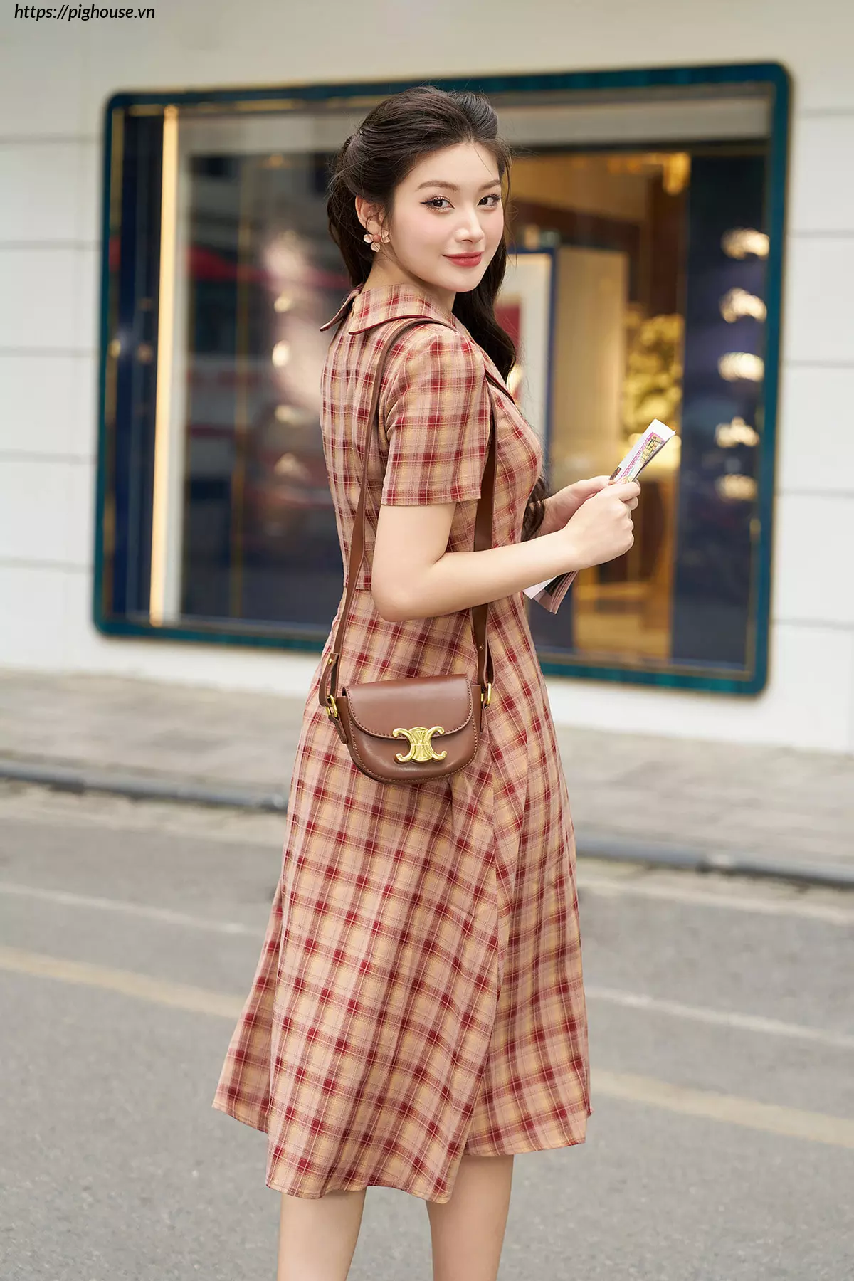 Đầm công sở LFV3341 dáng ôm A cổ vest hoa