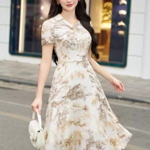 Đầm hoa cộc tay họa tiết tranh tinh tế