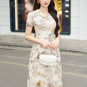 Đầm hoa cộc tay họa tiết tranh tinh tế