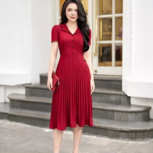 Dam cong so dang om A xep ly co vest Luperi