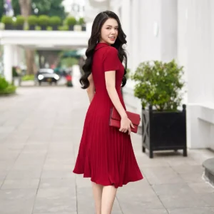 Dam cong so dang om A xep ly co vest Luperi