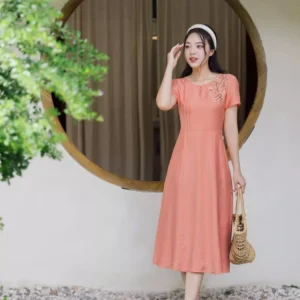 Đầm Đũi Thêu Hoa Vai Túi Sườn