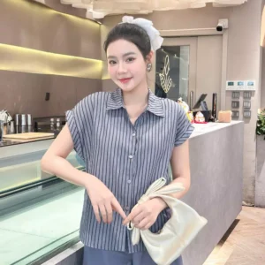 Set sơ mi kẻ quần short jean giấy