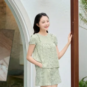 bo-tho-ke-mac-nha-nu-quan-dui-nhun-nguc