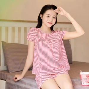 bo-tho-ke-mac-nha-nu-quan-dui-nhun-nguc