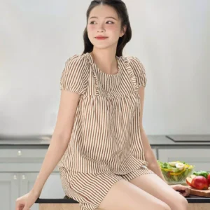 bo-tho-ke-mac-nha-nu-quan-dui-nhun-nguc