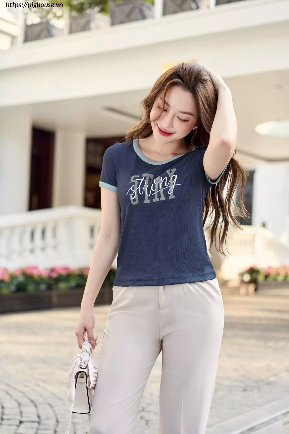 Áo Phông Nữ Tăm Lạnh Stay Strong Cardina