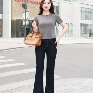 Ao phong LU5AP09 om dang co V