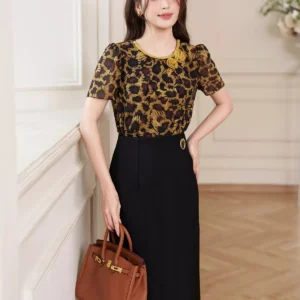 Áo Sơ Mi Tay Ngắn Cổ Hoa Thanh Lịch