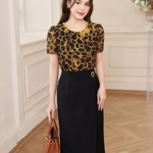 Áo Sơ Mi Tay Ngắn Cổ Hoa Thanh Lịch