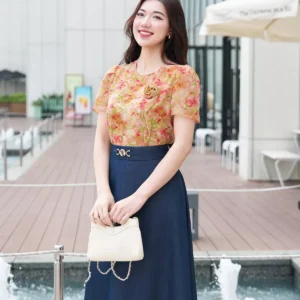 Áo Sơ Mi Tay Ngắn Cổ Hoa Thanh Lịch