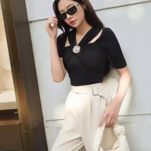 ao thun nhu om dang cutout