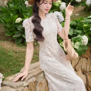 Đầm Midi Ren Dáng A Cardina Thanh Lịch