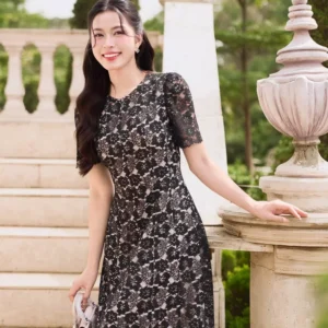 Đầm Midi Ren Dáng A Cardina Thanh Lịch