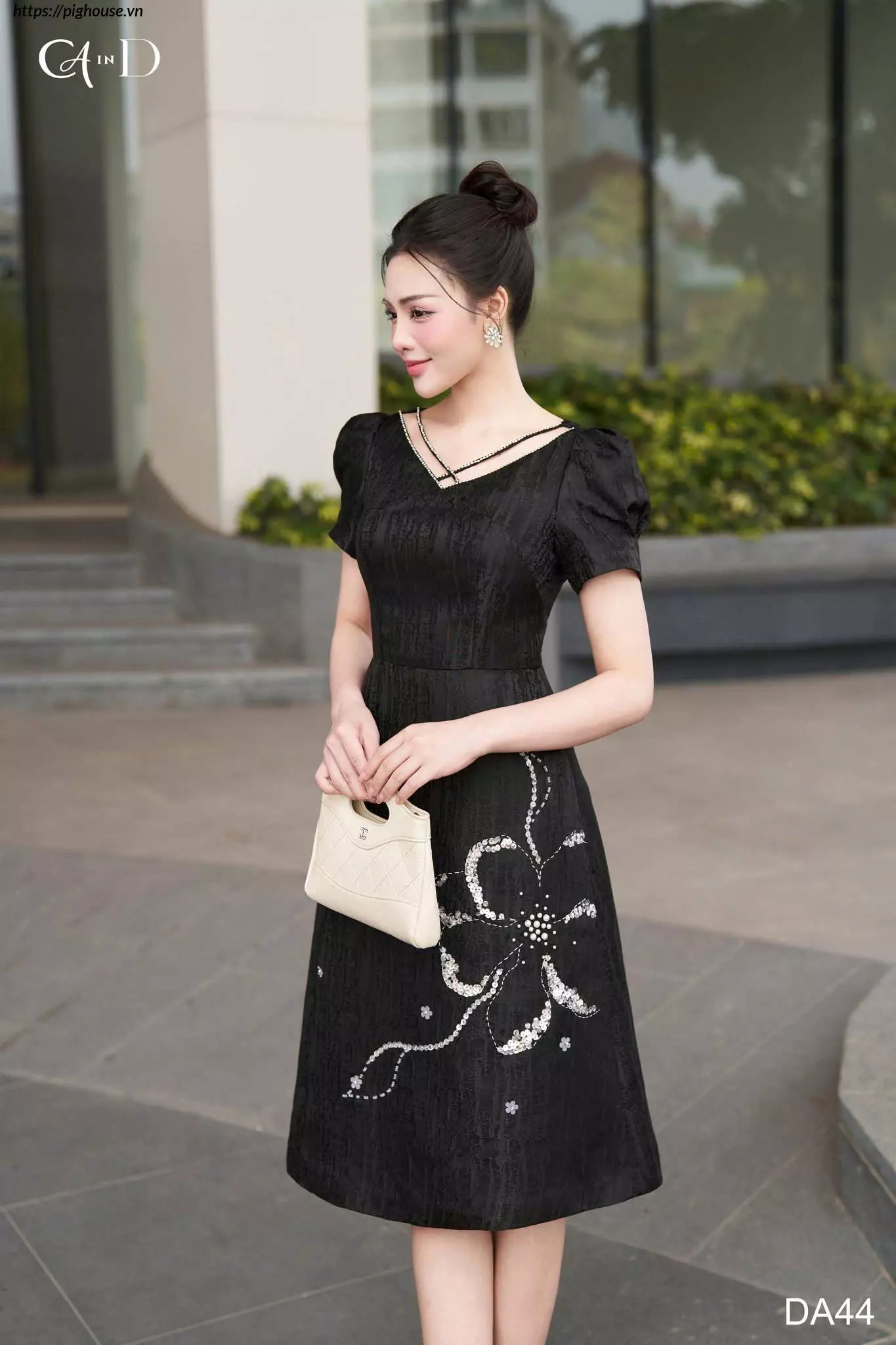 Đầm Flavi Gấm Đen DA44