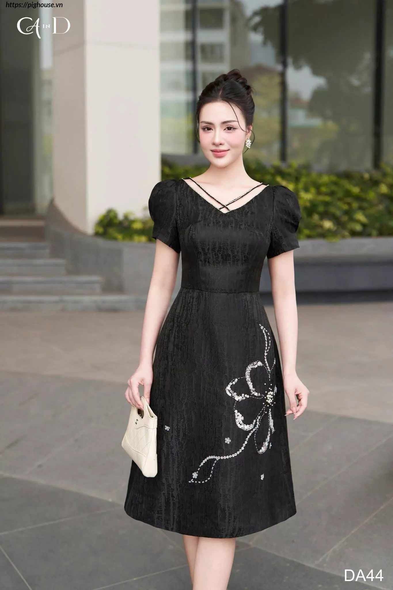 Đầm Flavi Gấm Đen DA44