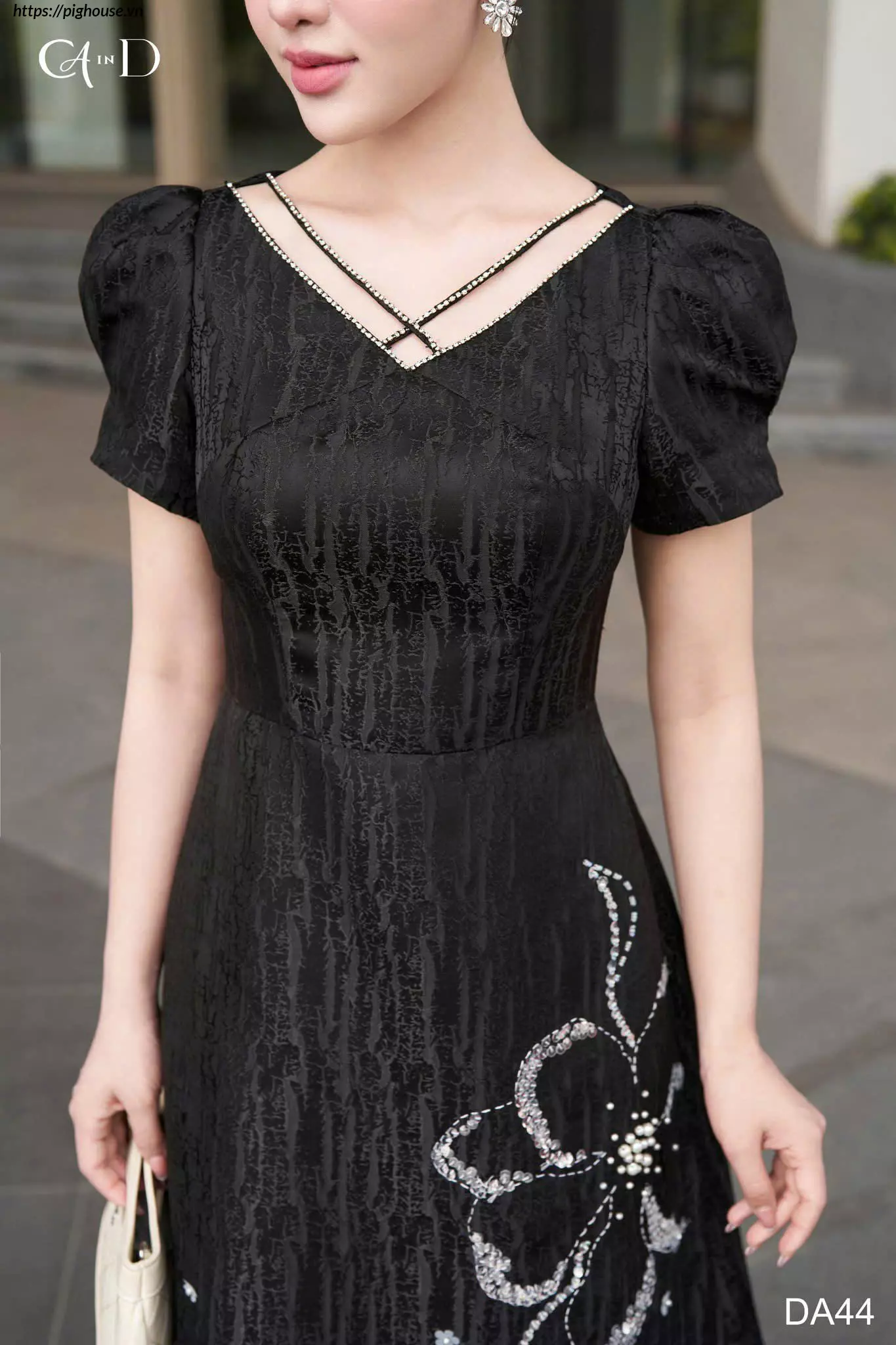 Đầm Flavi Gấm Đen DA44