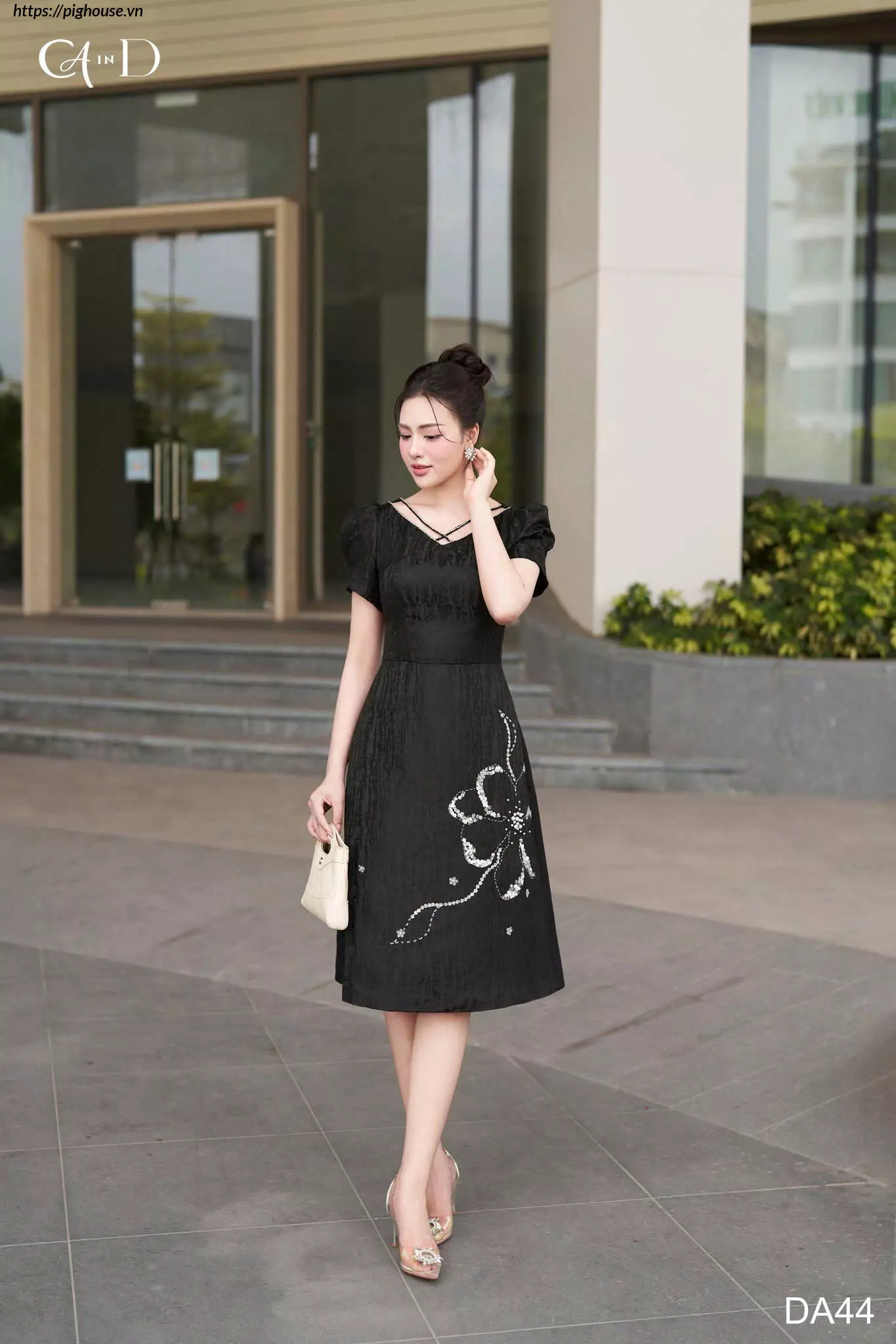 Đầm Flavi Gấm Đen DA44