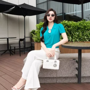 Áo sơ mi lụa họa tiết thanh lịch