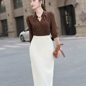 Ao so mi co V tay lo dinh hat LUPERI