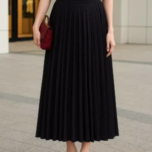 Chân váy xếp ly dáng dài thanh lịch